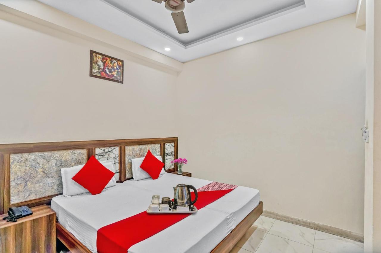 Oyo 88326 Cloud 9 Hotel New Delhi