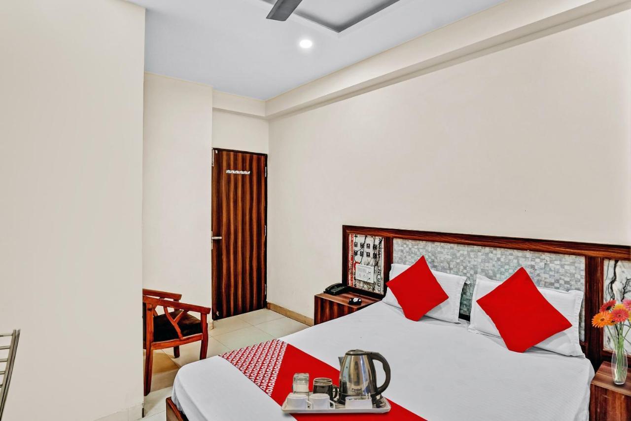 Hotel Oyo 88326 Cloud 9 New Delhi