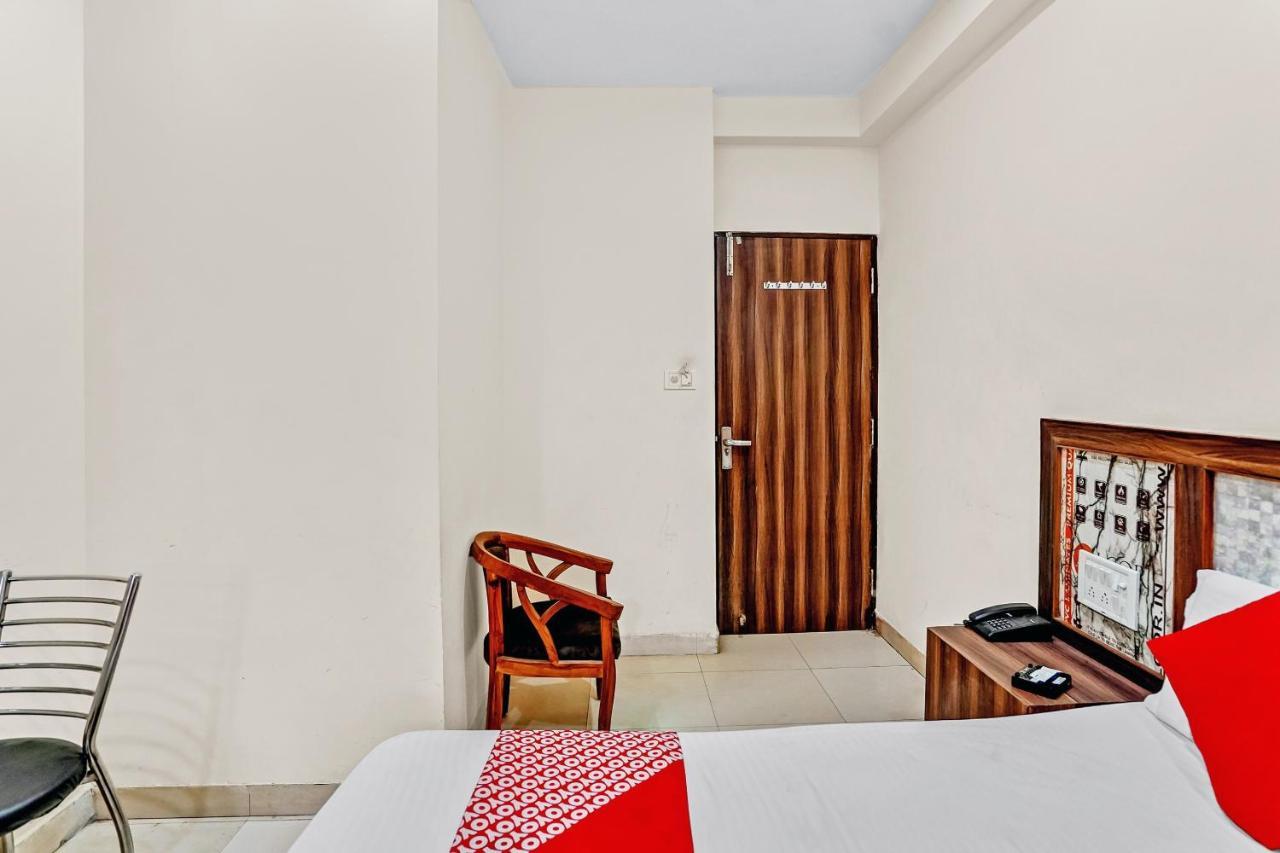 Hotel Oyo 88326 Cloud 9 New Delhi